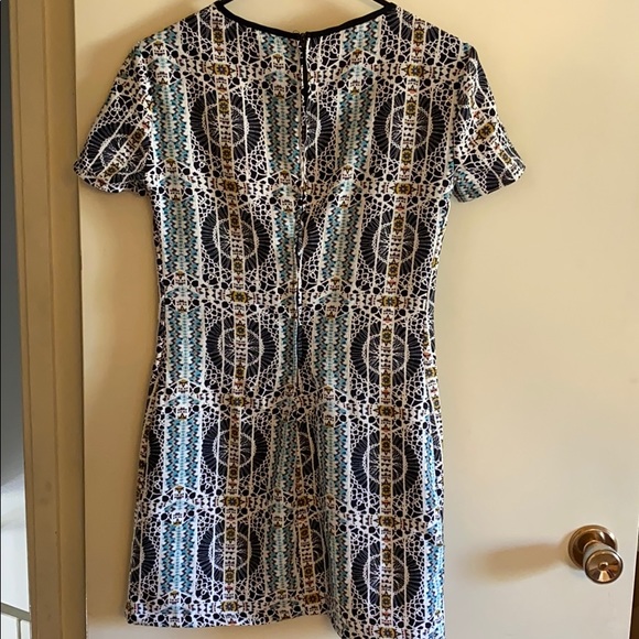Geometric printed shift dress - Picture 2 of 4